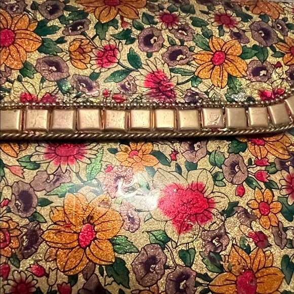Antik Kraft Metal Clutch Mosaic Design